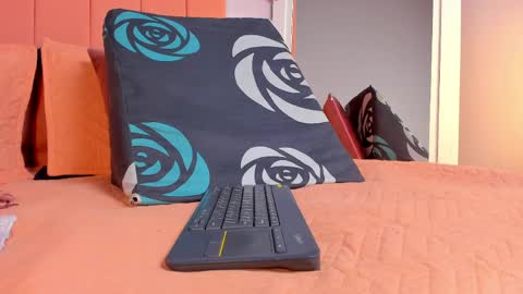 Snapshot of rose_thompson19 chatting on 04-22-26, 07:15 Rosse online show from 04-22-26, 07:15