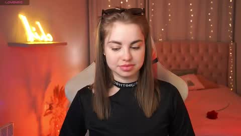 Snapshot of roseallan chatting on 02-19-25, 06:33 Rose online show from 02-19-25, 06:33