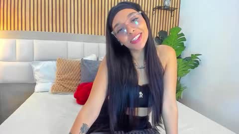 roseaurora online show from 11-14-25, 12:59