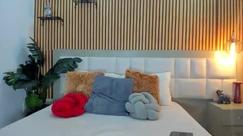 Snapshot of roseaurora chatting on 01-17-26, 12:54 roseaurora online show from 01-17-26, 12:54