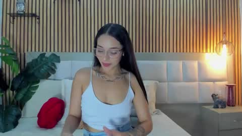 Snapshot of roseaurora chatting on 02-07-26, 12:31 roseaurora online show from 02-07-26, 12:31