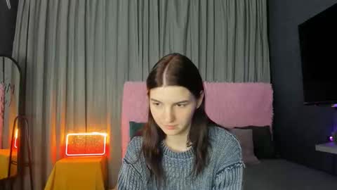 Snapshot of roseblanche2k chatting on 12-01-25, 11:10 Florin online show from 12-01-25, 11:10