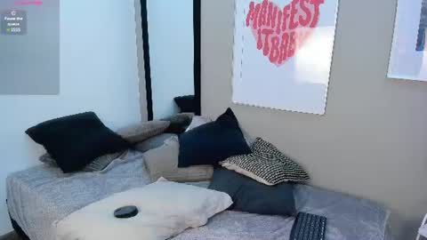 Snapshot of rosebliss chatting on 06-29-26, 08:31 rose online show from 06-29-26, 08:31