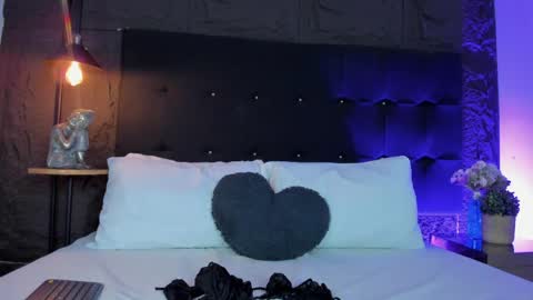 Rose  online show from 04-17-26, 04:04