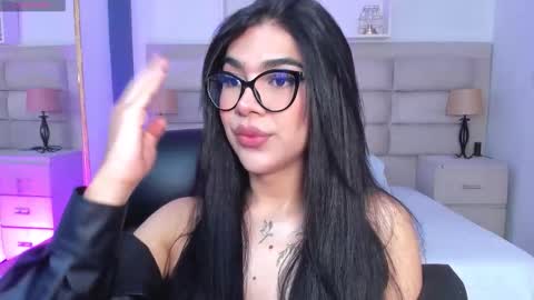 Rose online show from 09-21-25, 01:24