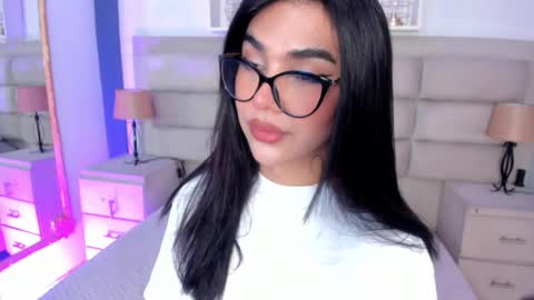 Rose online show from 09-24-25, 01:03