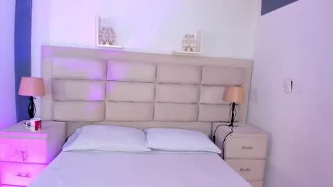 Rose online show from 10-19-25, 01:34