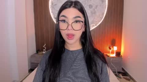 Snapshot of rosecassie chatting on 04-26-26, 12:47 Rose online show from 04-26-26, 12:47