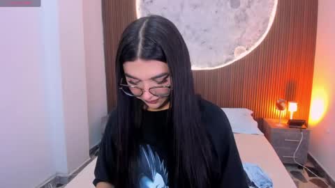 Snapshot of rosecassie chatting on 05-05-26, 01:30 Rose online show from 05-05-26, 01:30