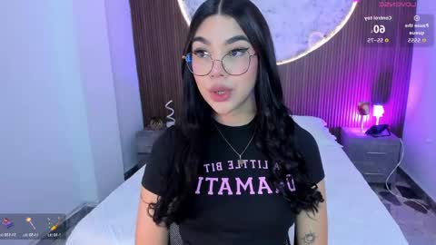 Snapshot of rosecassie chatting on 05-19-26, 12:44 Rose online show from 05-19-26, 12:44