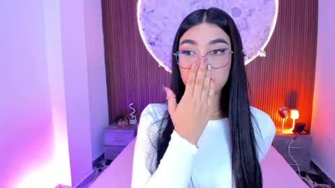 Snapshot of rosecassie chatting on 05-26-26, 01:29 Rose online show from 05-26-26, 01:29