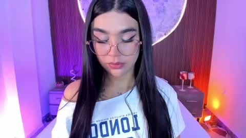 Snapshot of rosecassie chatting on 05-28-26, 02:03 Rose online show from 05-28-26, 02:03