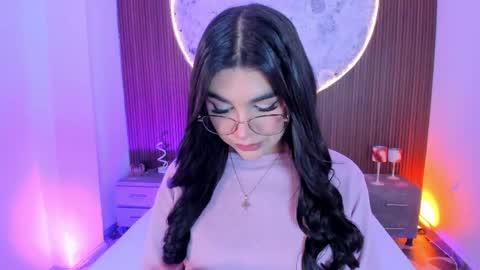 Snapshot of rosecassie chatting on 05-29-26, 12:58 Rose online show from 05-29-26, 12:58