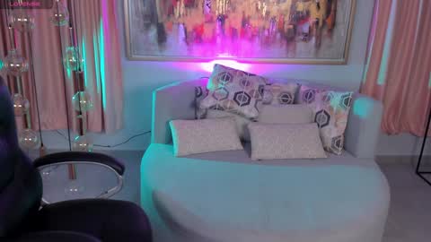 Rose  online show from 01-28-25, 07:53