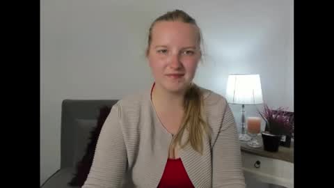 Snapshot of rosehypnotic chatting on 04-20-26, 05:16 Rose online show from 04-20-26, 05:16