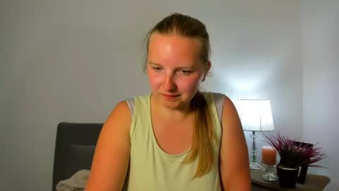 Snapshot of rosehypnotic chatting on 05-07-26, 05:40 Rose online show from 05-07-26, 05:40
