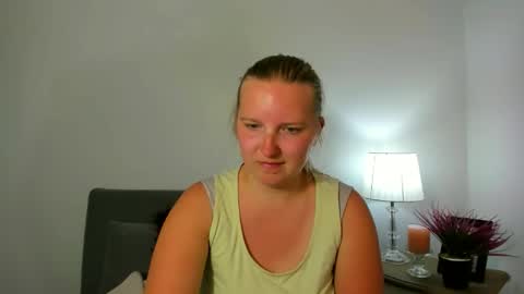 Snapshot of rosehypnotic chatting on 05-08-26, 05:18 Rose online show from 05-08-26, 05:18