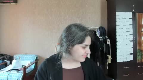 Snapshot of roselina_ chatting on 06-14-26, 12:18 Rose online show from 06-14-26, 12:18