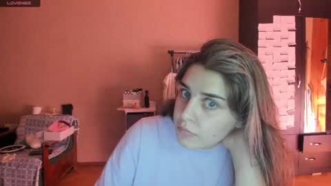 Snapshot of roselina_ chatting on 07-03-26, 06:14 Rose online show from 07-03-26, 06:14