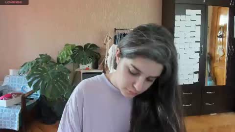 Snapshot of roselina_ chatting on 07-11-26, 07:44 Rose online show from 07-11-26, 07:44