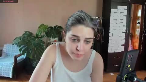Snapshot of roselina_ chatting on 07-12-26, 09:33 Rose online show from 07-12-26, 09:33