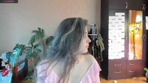 Snapshot of roselina_ chatting on 08-06-26, 03:36 Rose online show from 08-06-26, 03:36