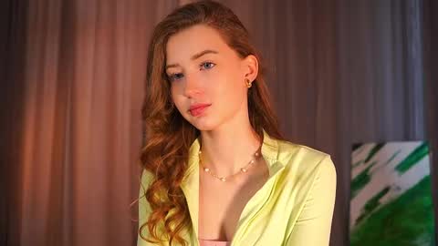 Snapshot of rosellegaeta chatting on 10-08-25, 04:32 Elsa online show from 10-08-25, 04:32