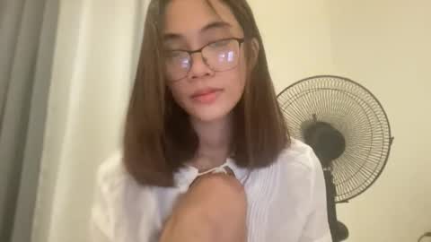 Snapshot of rosemae07 chatting on 06-06-26, 09:52 rosemae07 online show from 06-06-26, 09:52
