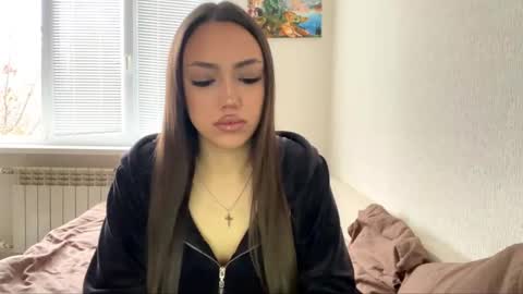 Snapshot of rosenavillifana chatting on 11-06-25, 11:22 Mimi online show from 11-06-25, 11:22