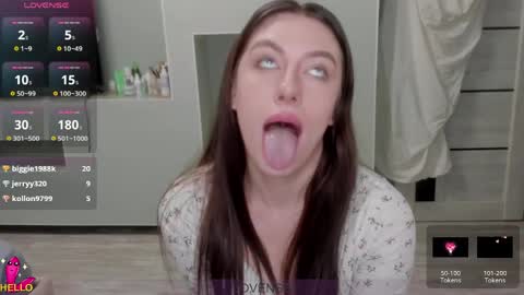 Snapshot of rosepage chatting on 05-16-26, 07:34 Julia online show from 05-16-26, 07:34