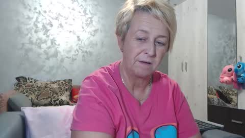 Lovepinklilly online show from 10-26-25, 03:40