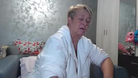 Lovepinklilly online show from 11-06-25, 05:25