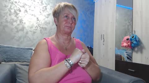 Lovepinklilly online show from 01-12-26, 08:03