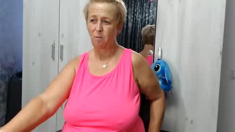 Lovepinklilly online show from 07-22-26, 06:22