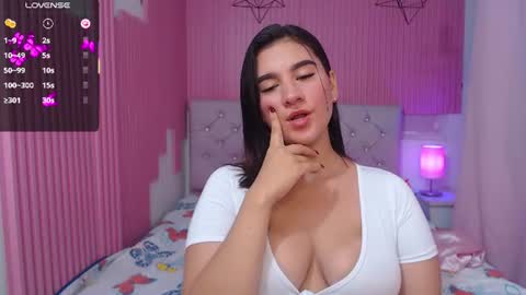 Snapshot of roses_liittle_ chatting on 07-01-26, 11:37 roses_liittle_ online show from 07-01-26, 11:37