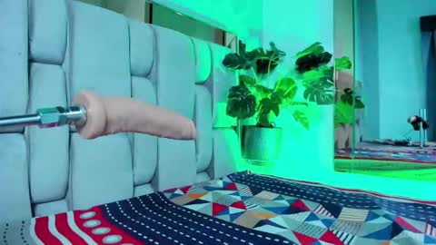 Rose online show from 03-18-26, 05:43