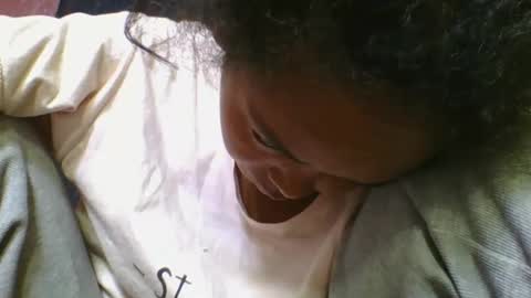 rosia685234 online show from 10-05-25, 05:22