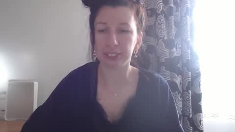 RosieHayes online show from 11-26-25, 08:37