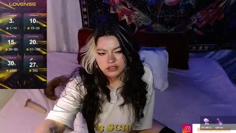 Snapshot of ross_adams chatting on 11-10-25, 02:21 Ross online show from 11-10-25, 02:21