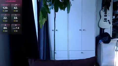 Snapshot of rosscollab chatting on 04-23-26, 12:15 RossCollab online show from 04-23-26, 12:15