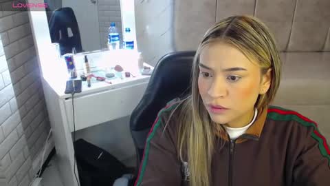 rosse jeane v online show from 12-23-25, 03:04