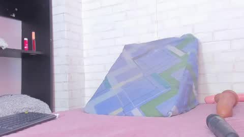 rosse_thompson11 online show from 02-08-25, 08:21