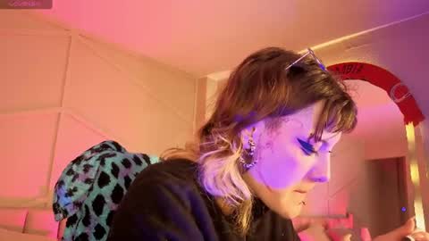 Snapshot of rossiie_hunt_ chatting on 06-23-26, 01:20 rossiie_hunt_ online show from 06-23-26, 01:20