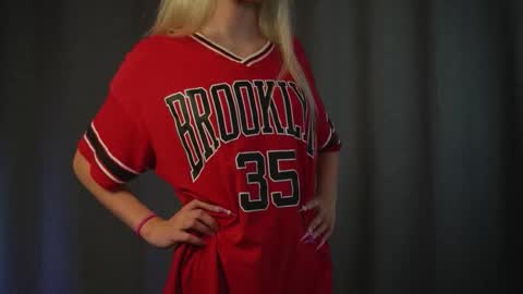 RosyChiks online show from 11-30-25, 08:13