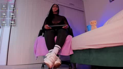 rosyejones online show from 10-26-25, 03:12