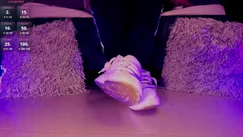 rosyejones online show from 11-20-25, 03:07