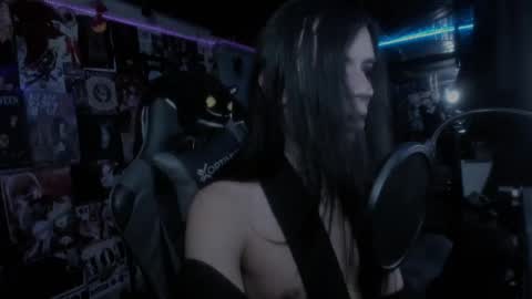 Snapshot of rotten_dreams chatting on 02-21-25, 11:32 rot online show from 02-21-25, 11:32