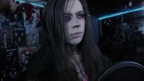 Snapshot of rotten_dreams chatting on 09-10-25, 11:38 rot online show from 09-10-25, 11:38