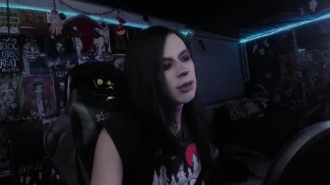 Snapshot of rotten_dreams chatting on 11-04-25, 11:59 rot online show from 11-04-25, 11:59