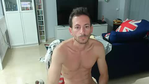 Snapshot of roubarixx chatting on 07-17-26, 07:15 roubarixx online show from 07-17-26, 07:15